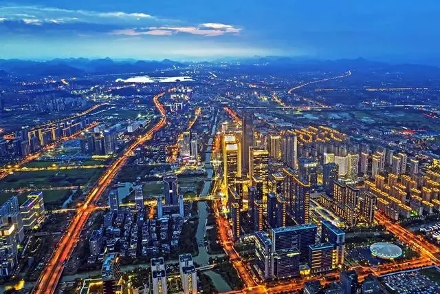 站上新風(fēng)口 再創(chuàng)新優(yōu)勢 杭州余杭實現(xiàn)“兩位數(shù)增長”的“數(shù)字密碼”